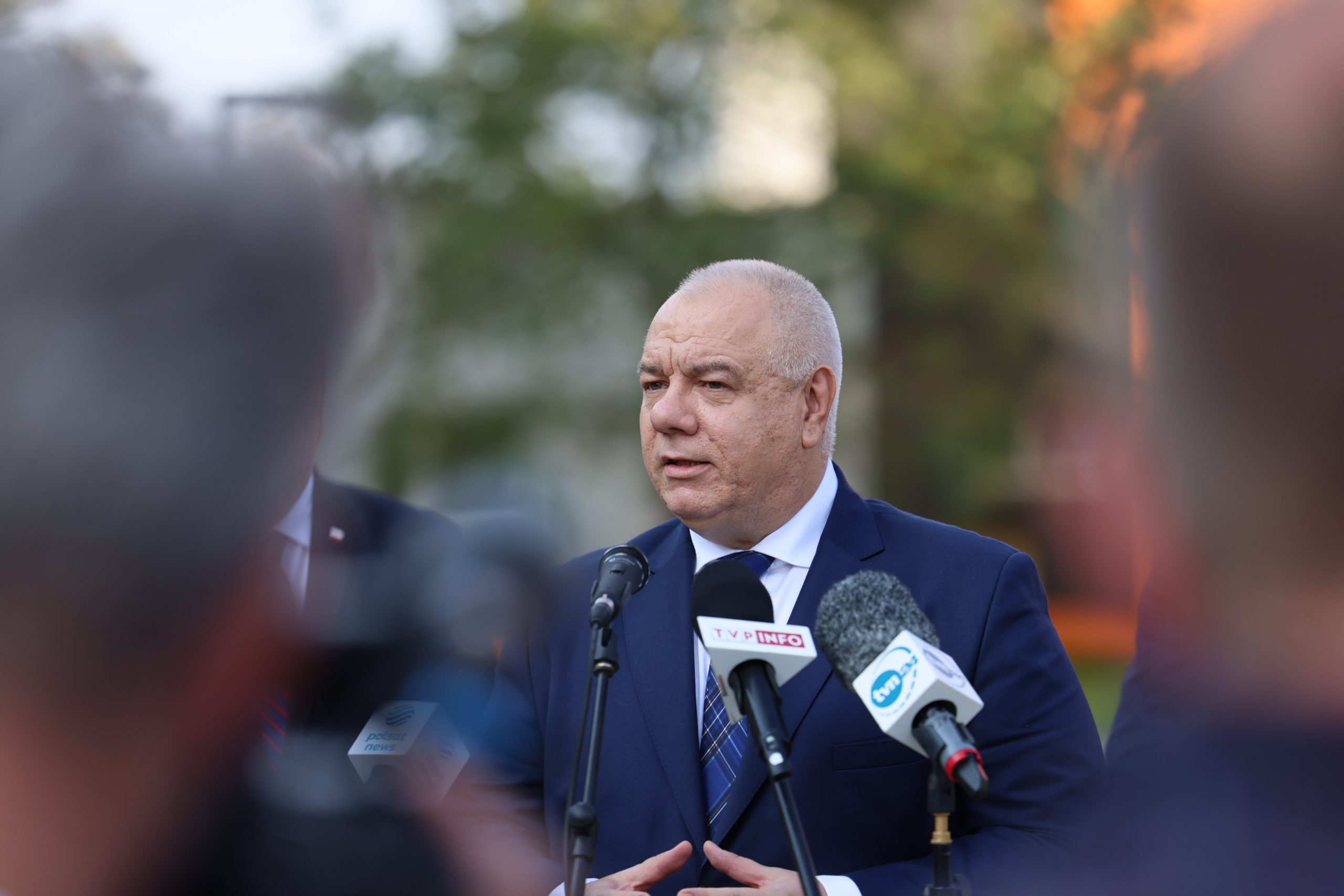 Hołownia: Posłowie PiS muszą usunąć kłamstwa na mój temat. Sasin: Chyba prawnicy panu nie przekazali, co w pana imieniu podpisali