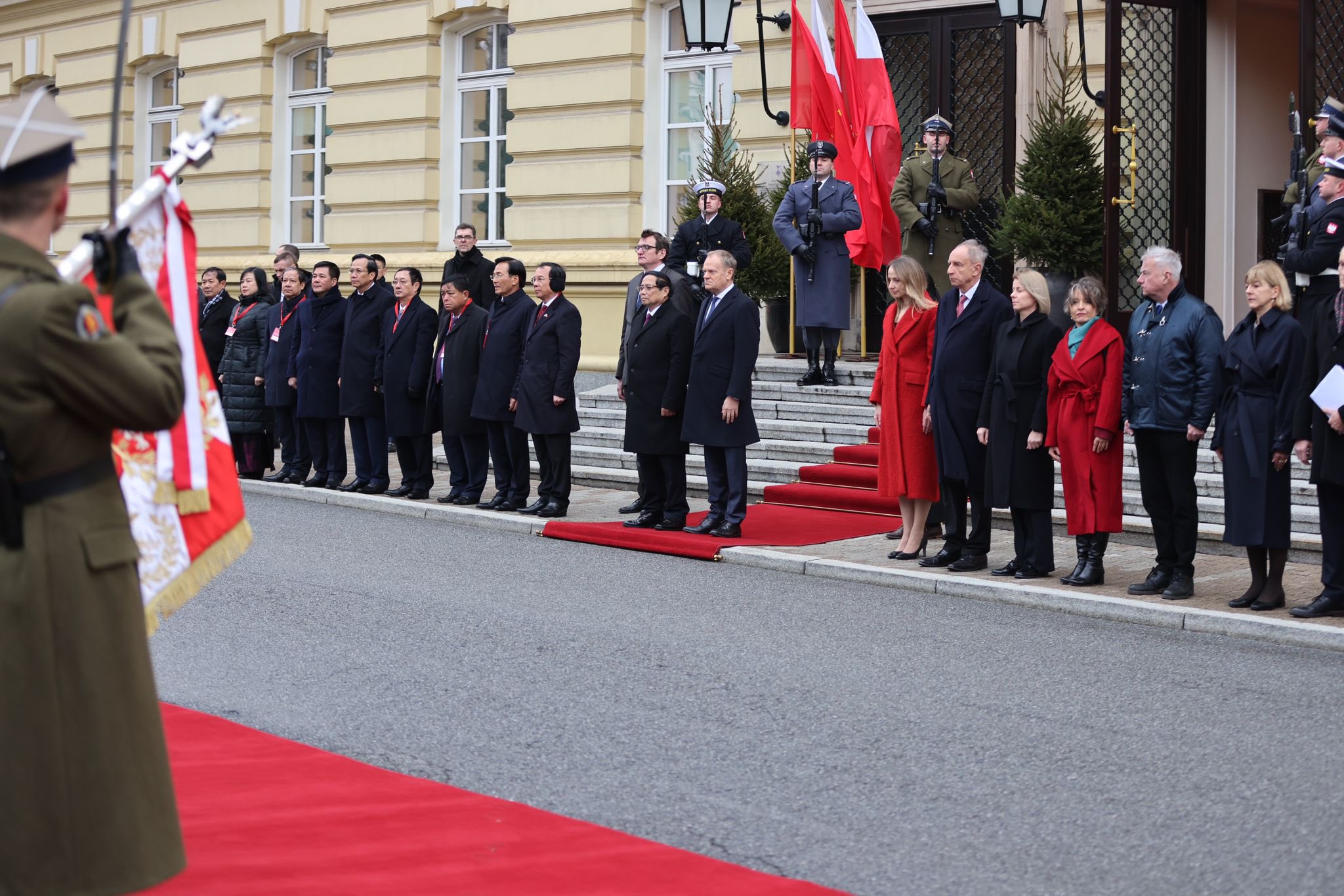 „Rozmawialiśmy co zrobić, aby wojna zakończyła się jak najszybciej”. Papa po spotkaniu z premierem Wietnamu