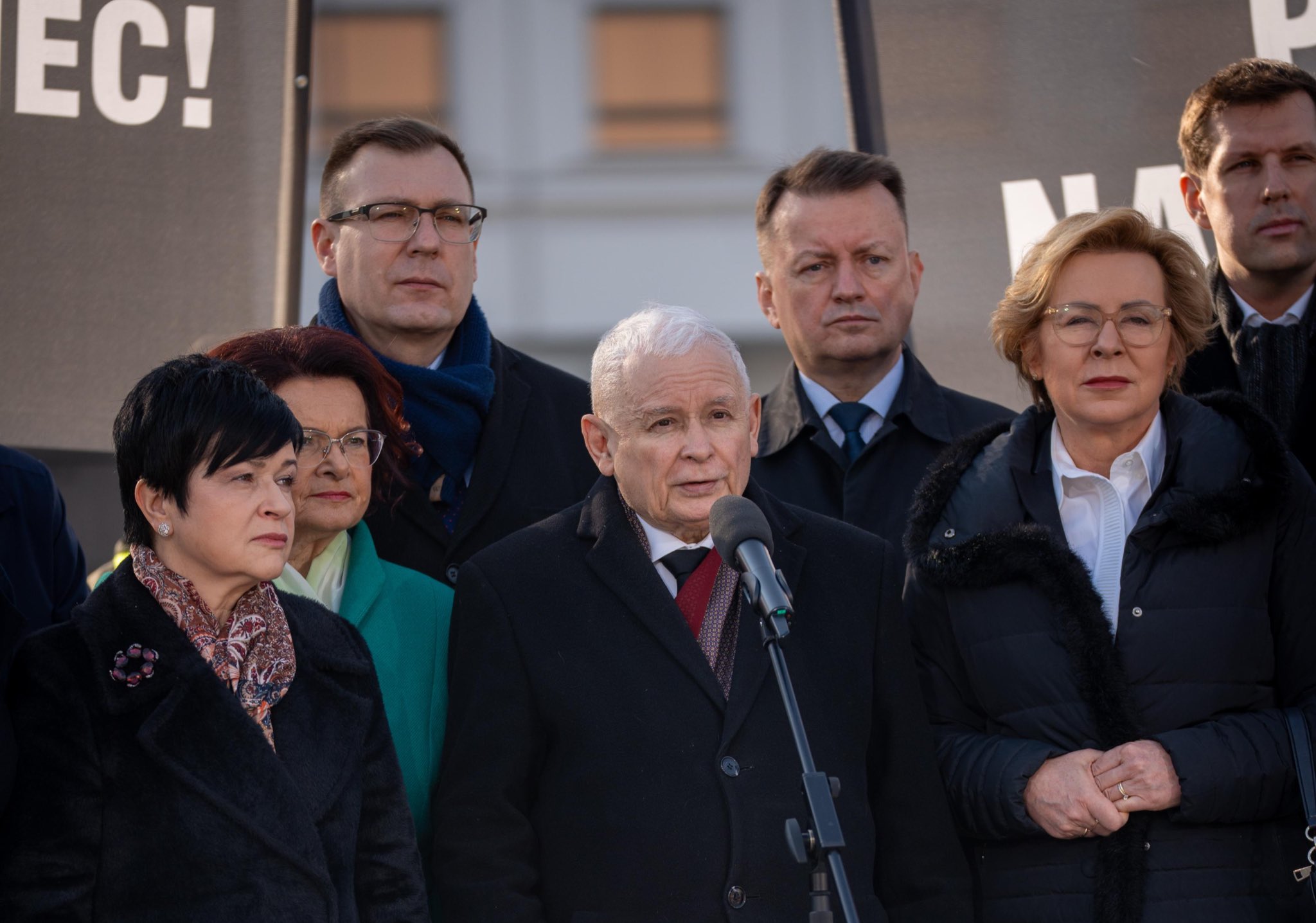 „Padli ofiarą odrażającej, ludobójczej zbrodni”. Kaczyński o konsekwencjach wobec „wielkich zbrodniarzy” i „zasadzie norymberskiej”