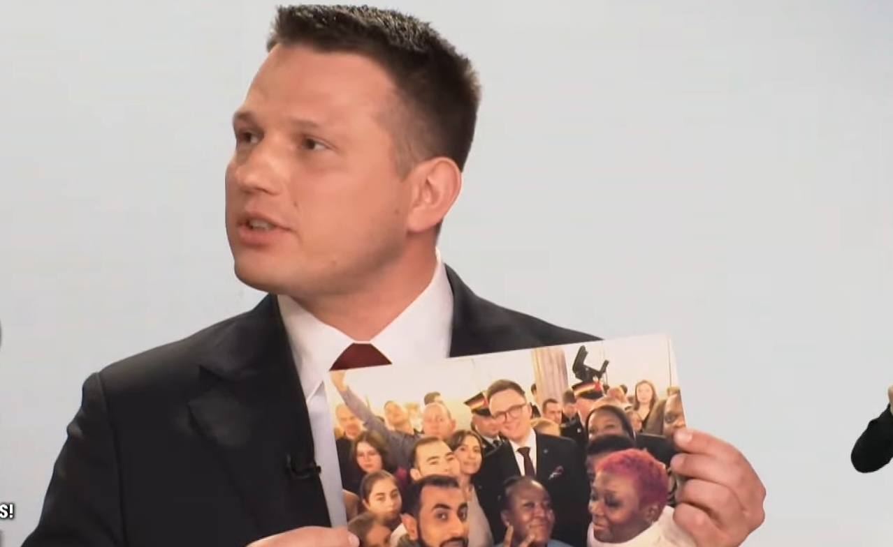 Mentzen: You are letting people into the Sejm who illegally cross the Polish border. Hołownia: The court ruled that you are lying