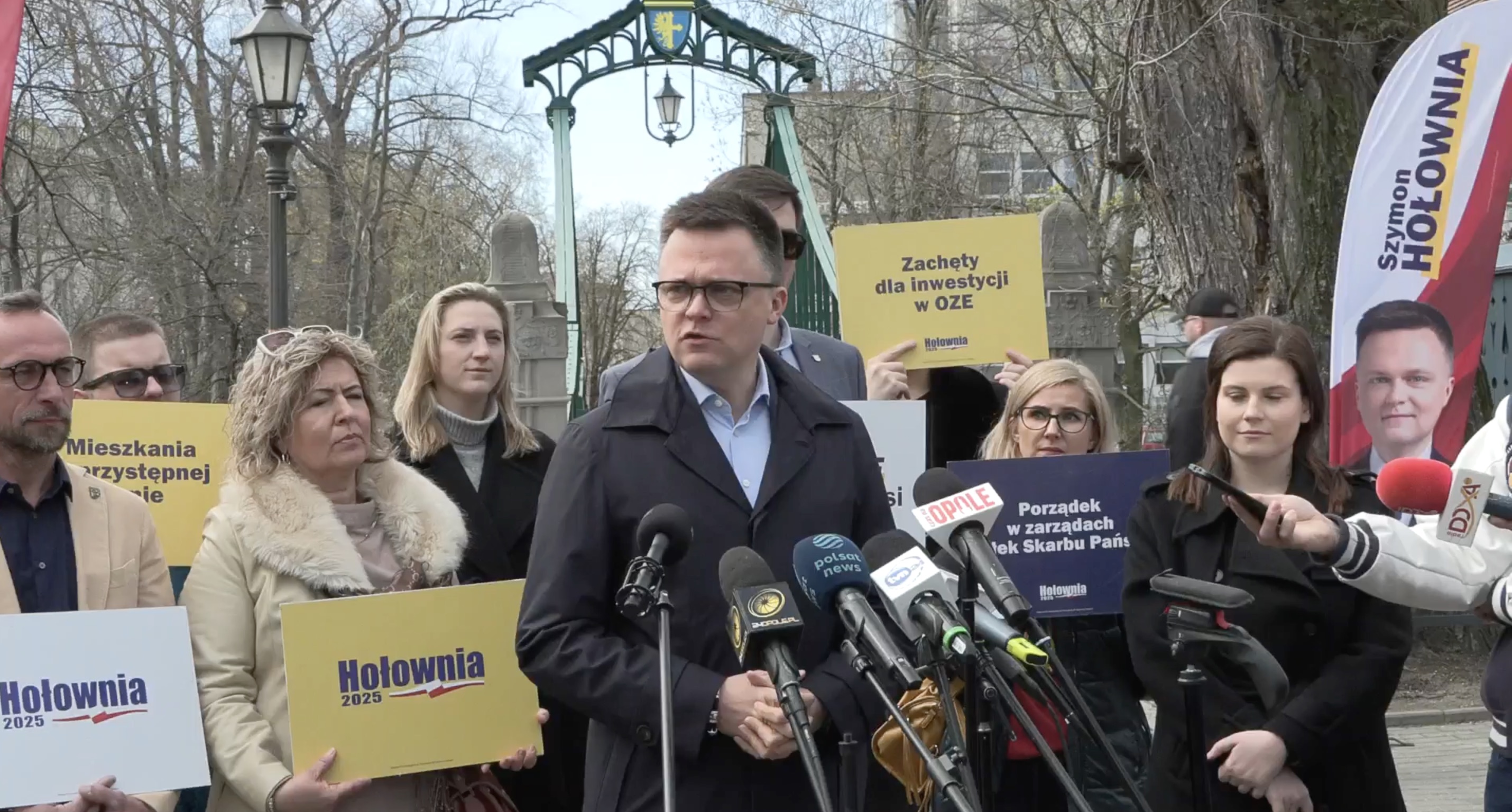 „Zalecam Mentzenowi przygotowanie pieniędzy, bo będzie musiał parę złotych zapłacić”. Fanatyk o pozwie wyborczym