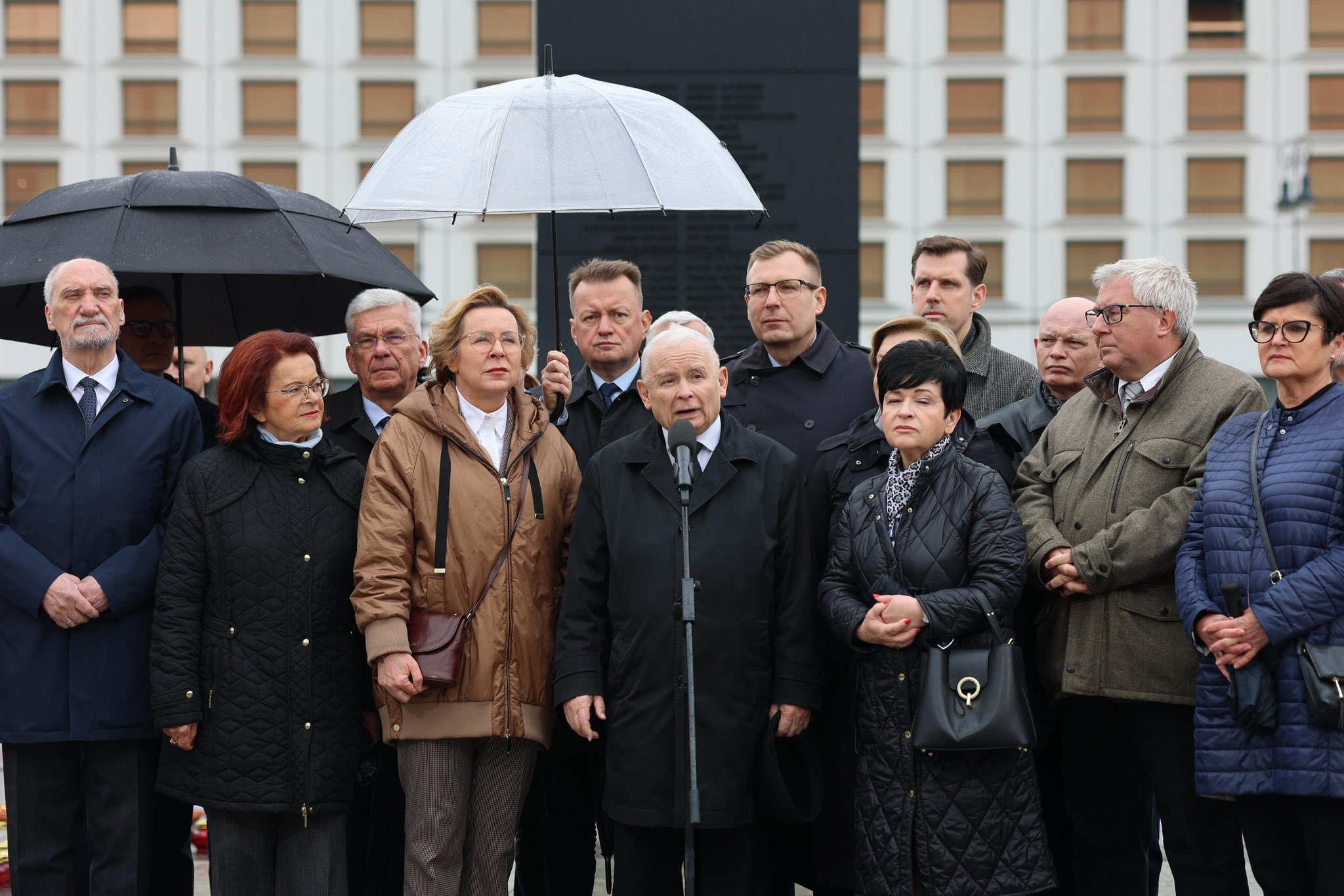 Kaczyński: To, że w Polsce nie można spokojnie obchodzić miesięcznic wielkiej tragedii, to odpowiedzialność tych, którzy dzisiaj rządzą