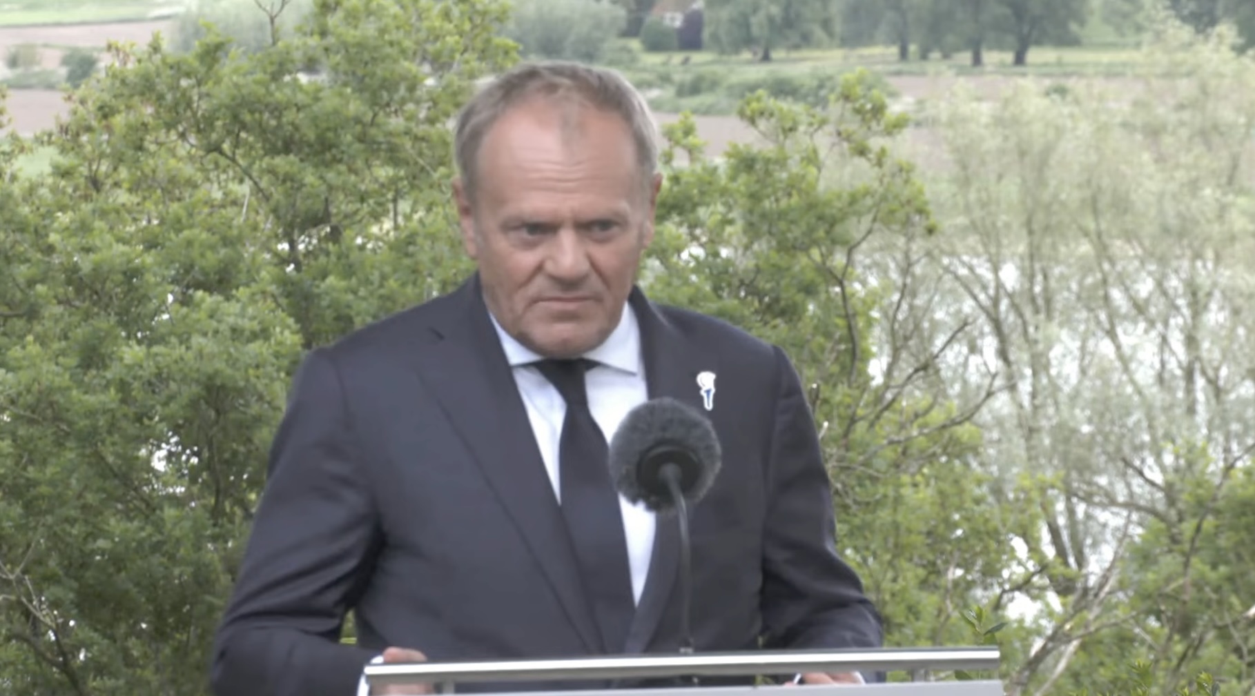 „Jeżeli dobrze rozumiem, miał się zaopiekować panem Jerzym, a zaopiekował się jego mieszkaniem”. Tusk o Nawrockim