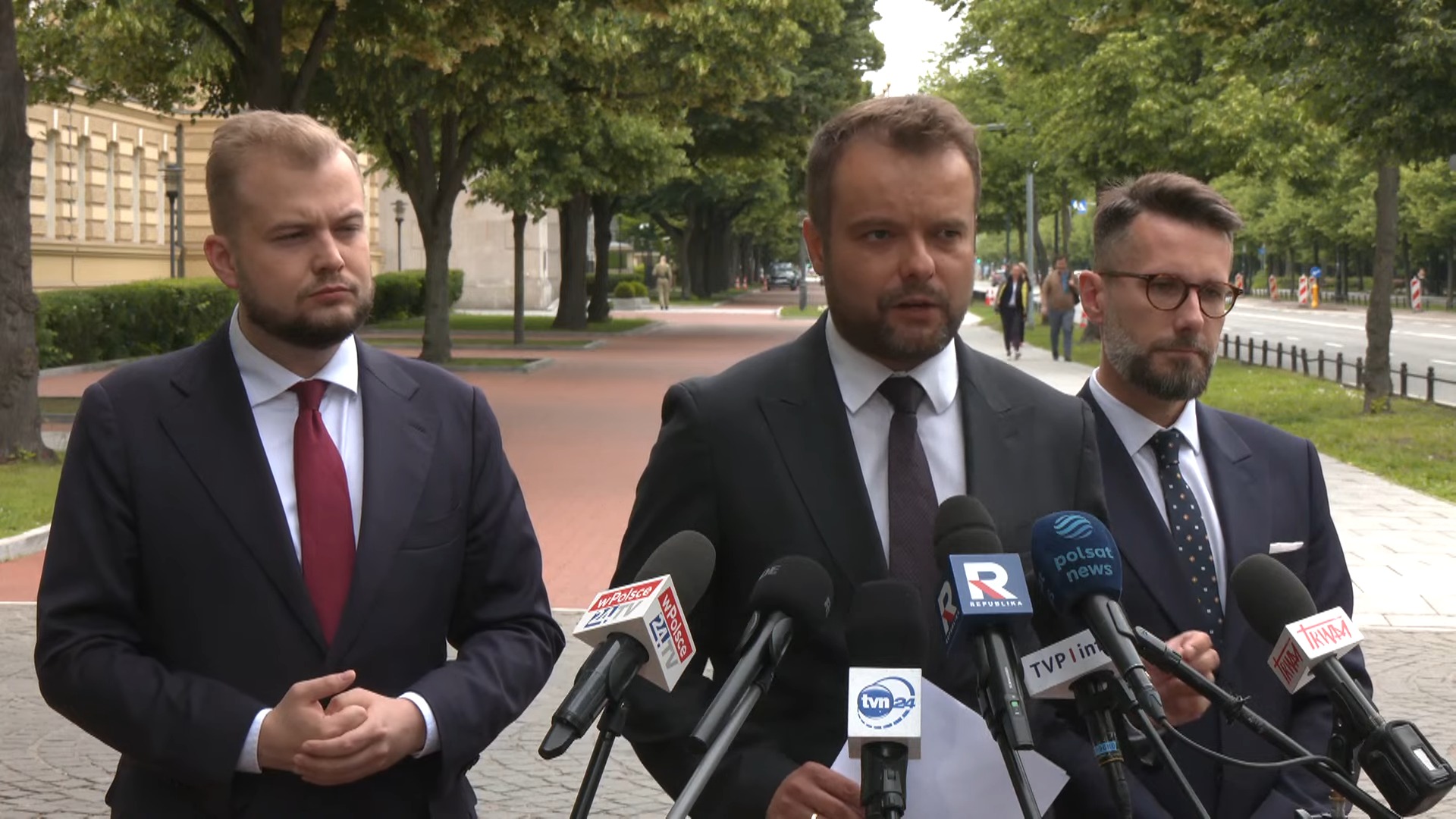 „Czy naprawdę chcecie uczestniczyć w tym cyrku Tuska?”. PiS zwraca się do koalicjantów KO